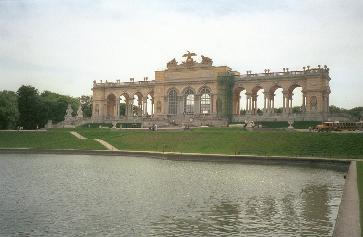 03 Schonbrunn - Gloriette and reflecting pool.jpg - ASCII
